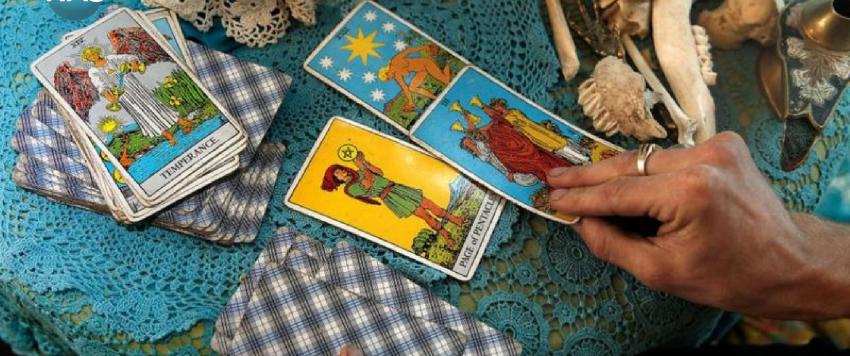 أوراق التاروت