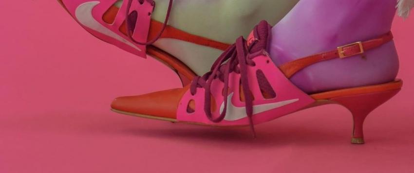 أغرب اتجاه للأحذية لعام 2021 أغرب اتجاه للأحذية لعام 2021