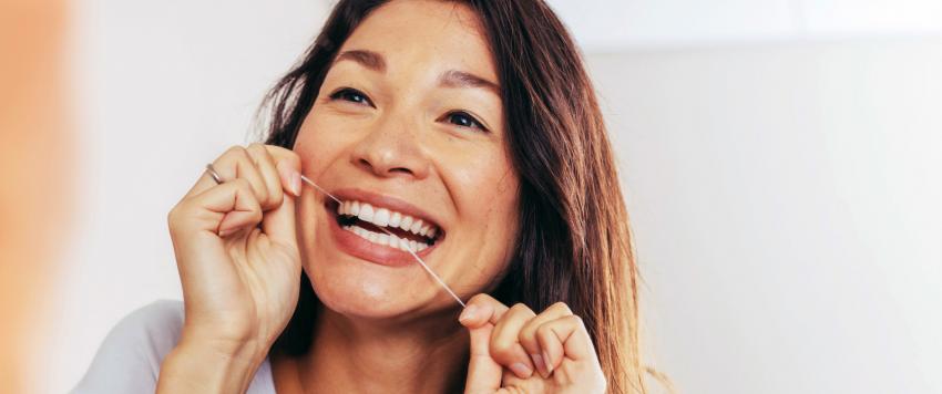 تنظيف الأسنان