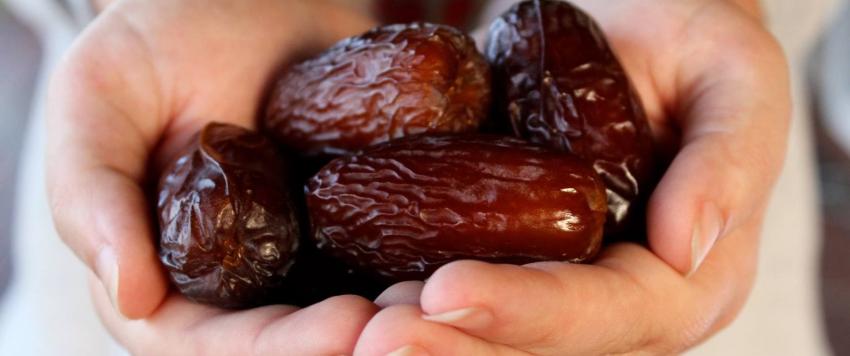 تجنب انتفاخات البطن وزيادة الوزن في رمضان تجنب انتفاخات البطن وزيادة الوزن في رمضان