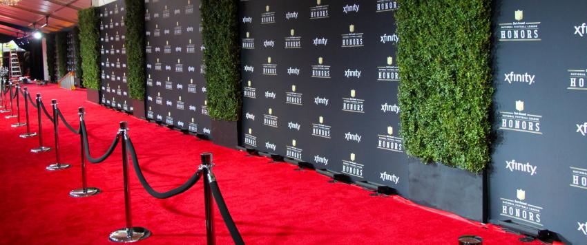 من سيلينا غوميز لكيم كارداشيان... نجمات اعترفن بـ أسوأ الإطلالات التي ظهرن بها