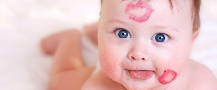 ظهور سلوكيات جديدة للأهالي في الإمارات والسعودية للرعاية ببشرة أطفالهم