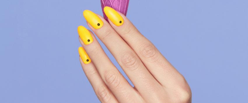 صيحات وألوان طلاء الأظافر