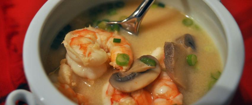 طريقة عمل شوربة الجمبرى المقشر بالكريمة