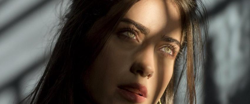 هازال كايا تشارك صورة إبنها لأول مرة..من يشبه أكثر!