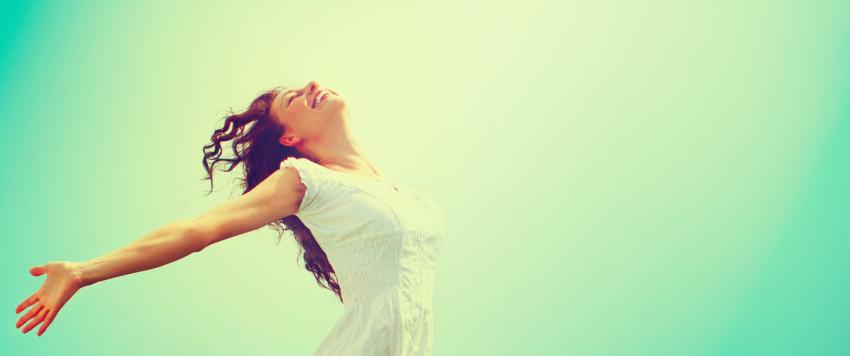 مواصفات امرأة برج الدلو