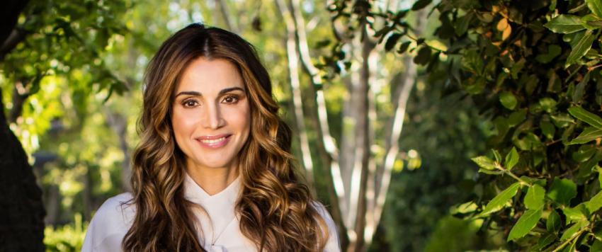 الملكة رانيا العبد الله تحتفل بعيد ميلادها الـ 52..شاهدي أجمل إطلالاتها