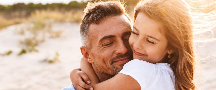 تعرف على التصرفات التي تُحبّبها الفتاة بوالدها