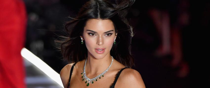 كيندل جينر أفضل من ارتدى موضة الشارع.. شاهدى أجمل إطلالاتها