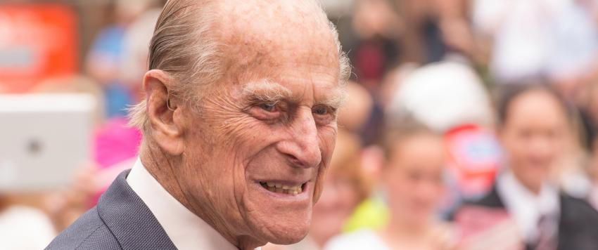 بعد ٢٨ يوما.. الأمير فيليب يغادر المستشفى