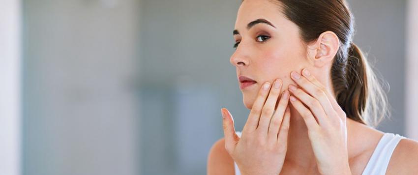 طبقي عصير البصل على وجهك للحصول على هذه  الفوائد