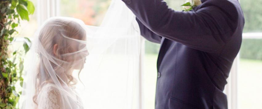 "غارديان": جائحة "كورونا" تثير المخاوف من ارتفاع غير مسبوق في زواج الأطفال