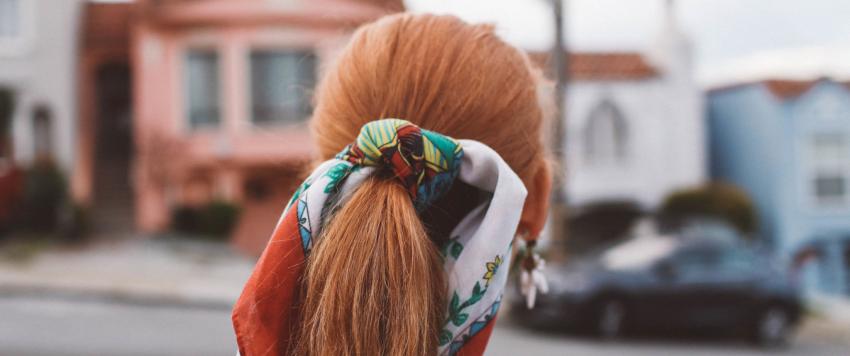 طرق مختلفة لارتداء سكارف الشعر تعرفي عليها