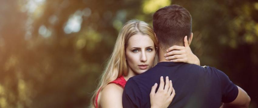 كيف يمكنك جذب رجل بناءً على نوع شخصيته؟