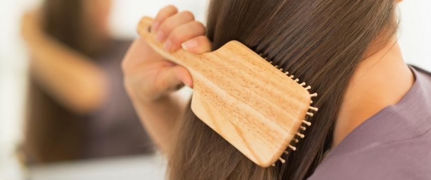 اعرفي السر وراء توقف شعرك عن النمو بعد طول معين!