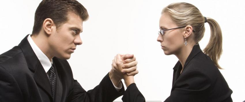 دراسة تقارن بين أداء قادة البلاد الاناث والذكور