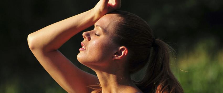 تعرّق الجسم يساعد على حرق المزيد من السعرات الحرارية؟ إليك الإجابة