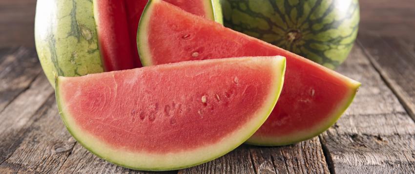 أفكار جميلة لتقديم البطيخ مع الجبن