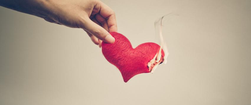 العلاقات السامة