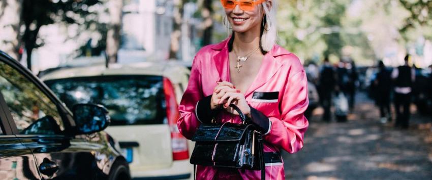 إليكِ صيحات ملابس المنزل الحريرية لصيف ٢٠٢١