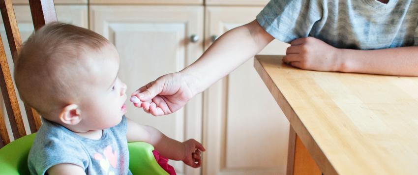 أطعمة تساعد على تحسين نوعية نوم طفلك