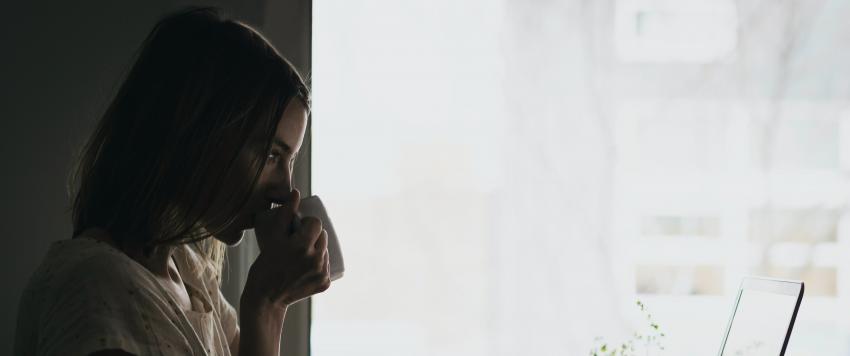 نصائح لتجنب الألم والإصابة أثناء العمل من المنزل