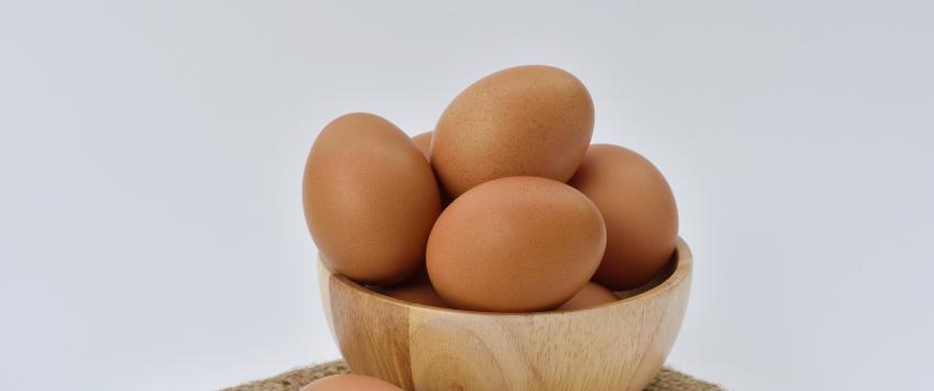 هل يمكن أكل البيض بعد تاريخ انتهاء الصلاحية؟ 
