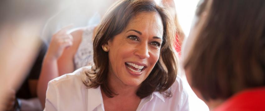 بالصور: من هي نائب الرئيس الأمريكي كامالا هاريس؟