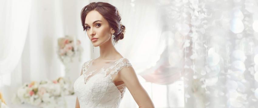 نجمات اخترن فساتين زفاف تحمل رسائل سرية