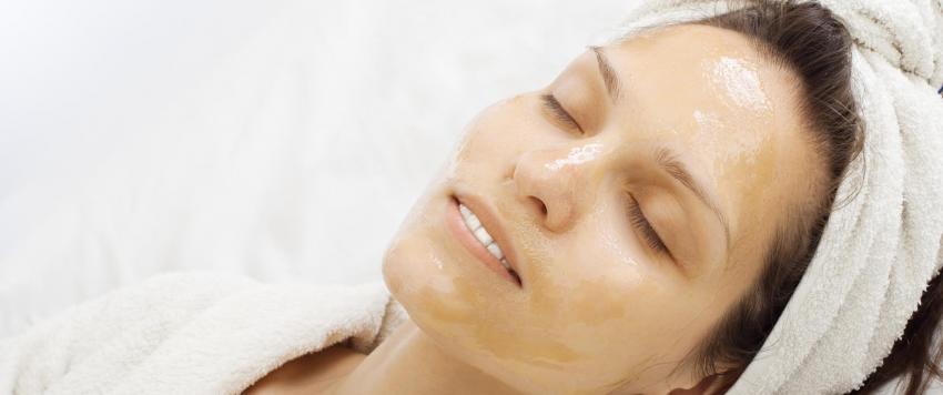 العناية بالبشرة