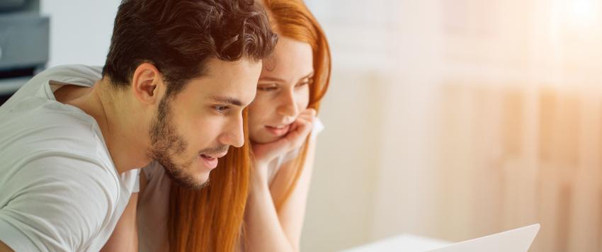 4 نصائح عند الارتباط بزميلتك في العمل