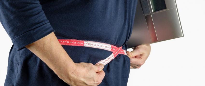 إليكِ خطوات بسيطة لتجنب زيادة الوزن أثناء العمل من المنزل