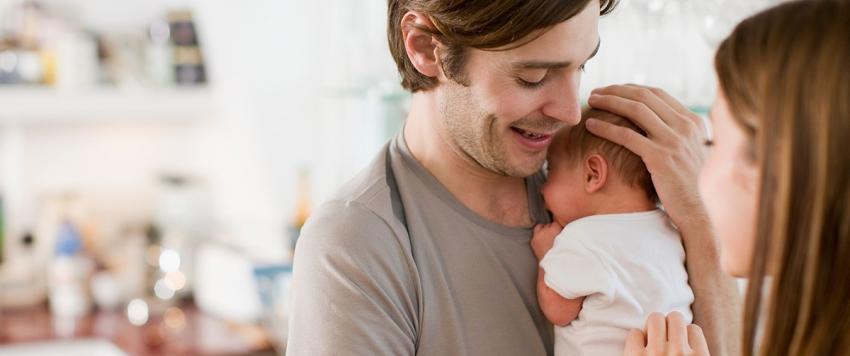 الرجال أصبحوا قادرين على إرضاع أطفالهم..تعرفي على التفاصيل!