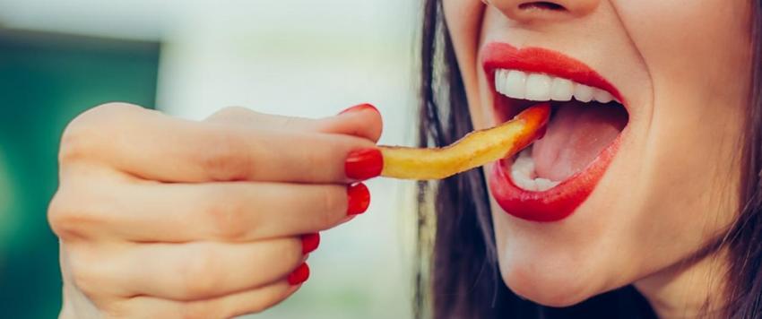 دراسة تثبت أن الطريق لقلب المرأة معدتها