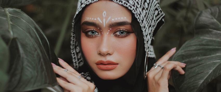 للمحجبات: نصائح لمكياج يمنح وجهك حيوية في رمضان