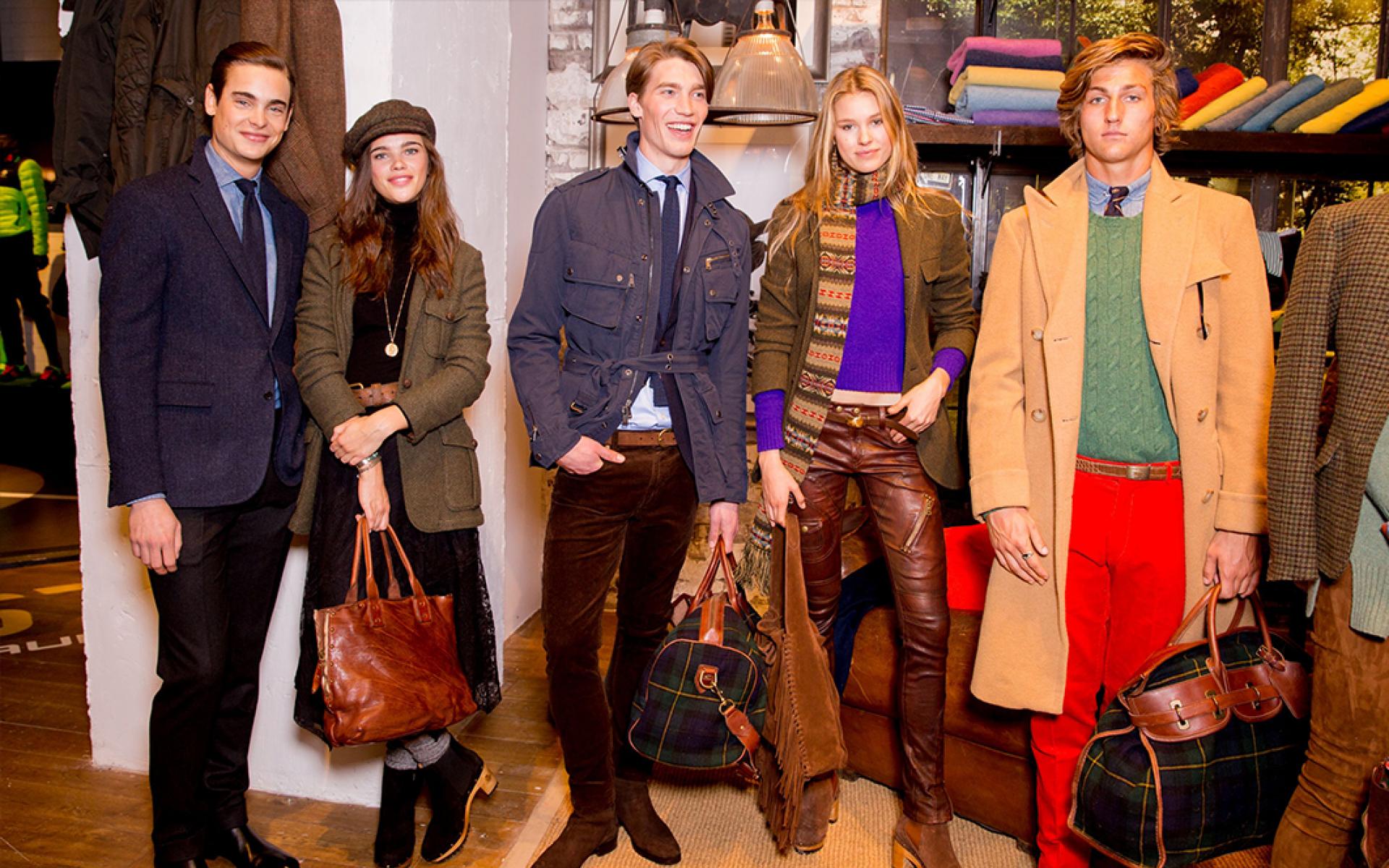 صمم ملابساً واكسسورات للرجال والنساء والأطفال