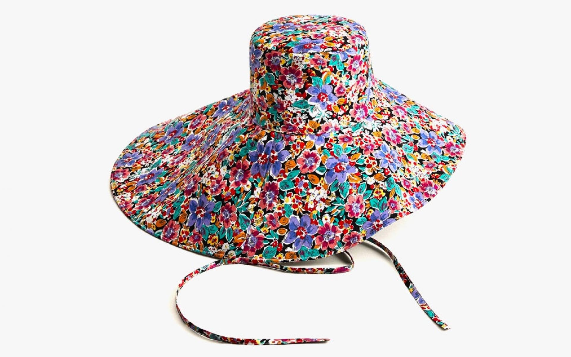 قبعة شمسية ملونة