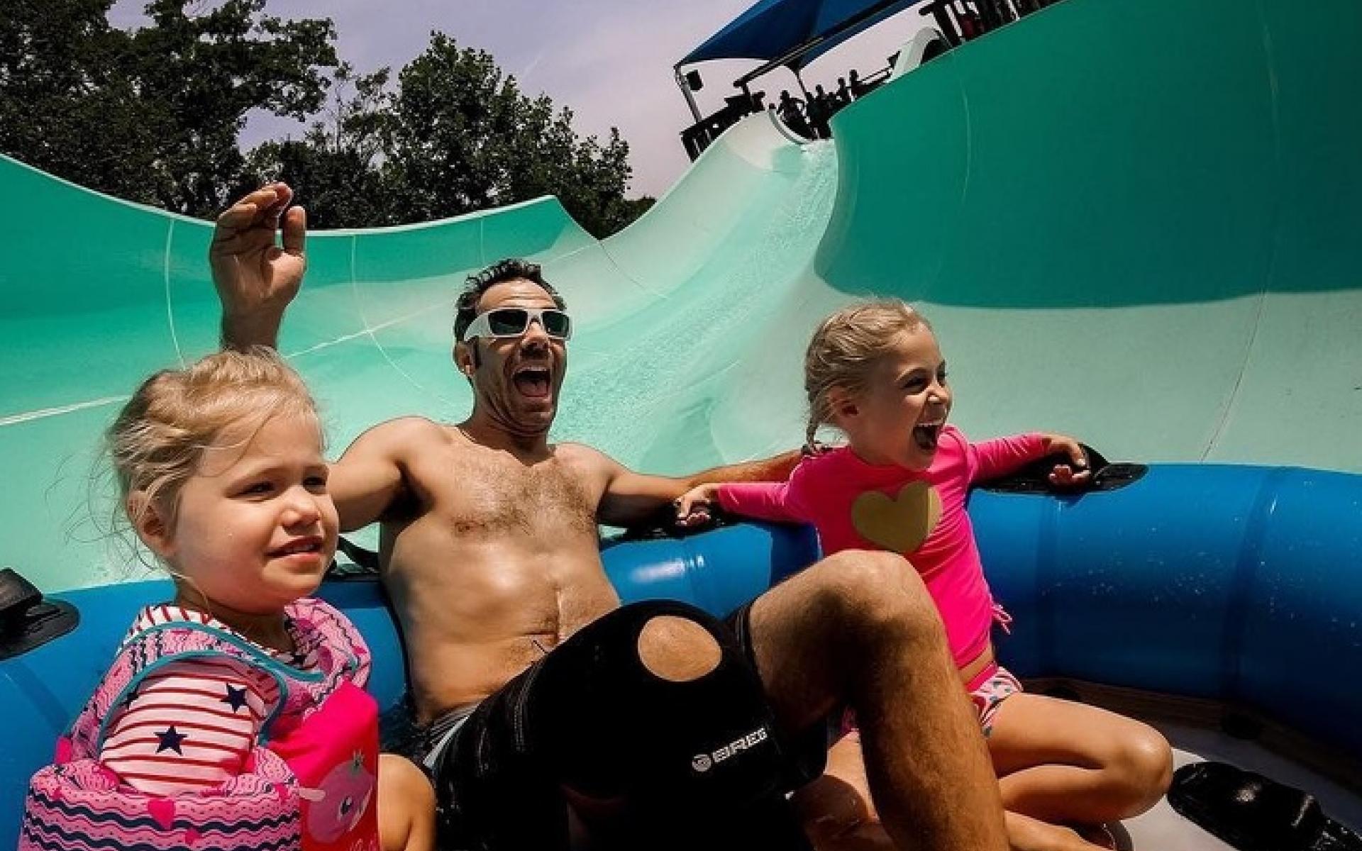 مصورة تلتلقط صور الأطفال بطرق مميزة