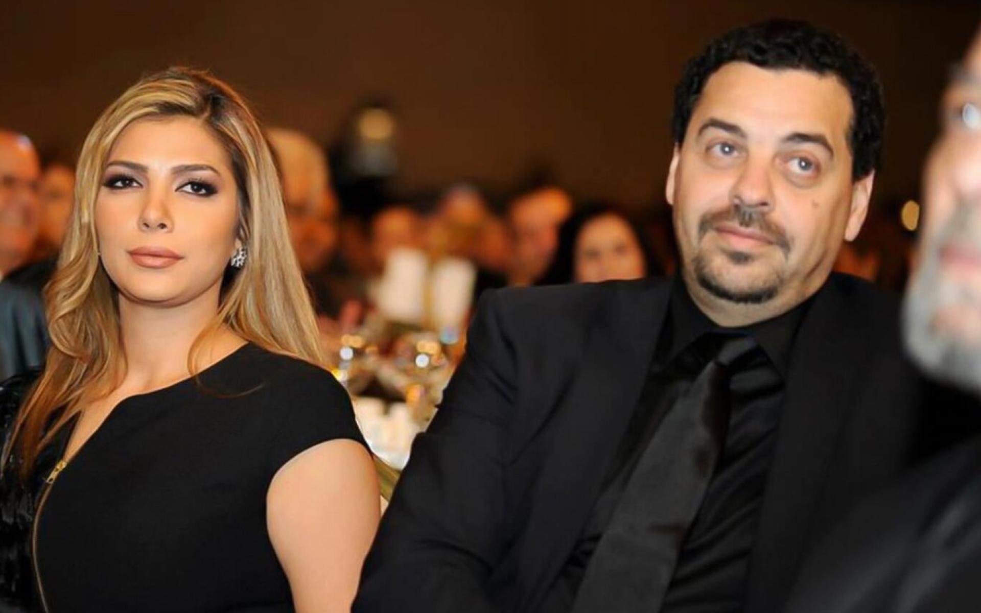 طلاق أصالة نصري من المخرج طارق العريان! بعد سلسلة من الإشاعات، أكدت أصالة نصري خبر طلاقها من طارق بعد زواج إستمر لمدة 14 عاماً وأثمر عنه توأمها "آدم وعلي"، أما سبب الطلاق فكانت خيانة طارق لأصالة مع ممثلة صاعدة. طلاق أصالة نصري من المخرج طارق العريان! بعد سلسلة من الإشاعات، أكدت أصالة نصري خبر طلاقها من طارق بعد زواج إستمر لمدة 14 عاماً وأثمر عنه توأمها "آدم وعلي"، أما سبب الطلاق فكانت خيانة طارق لأصالة مع ممثلة صاعدة.