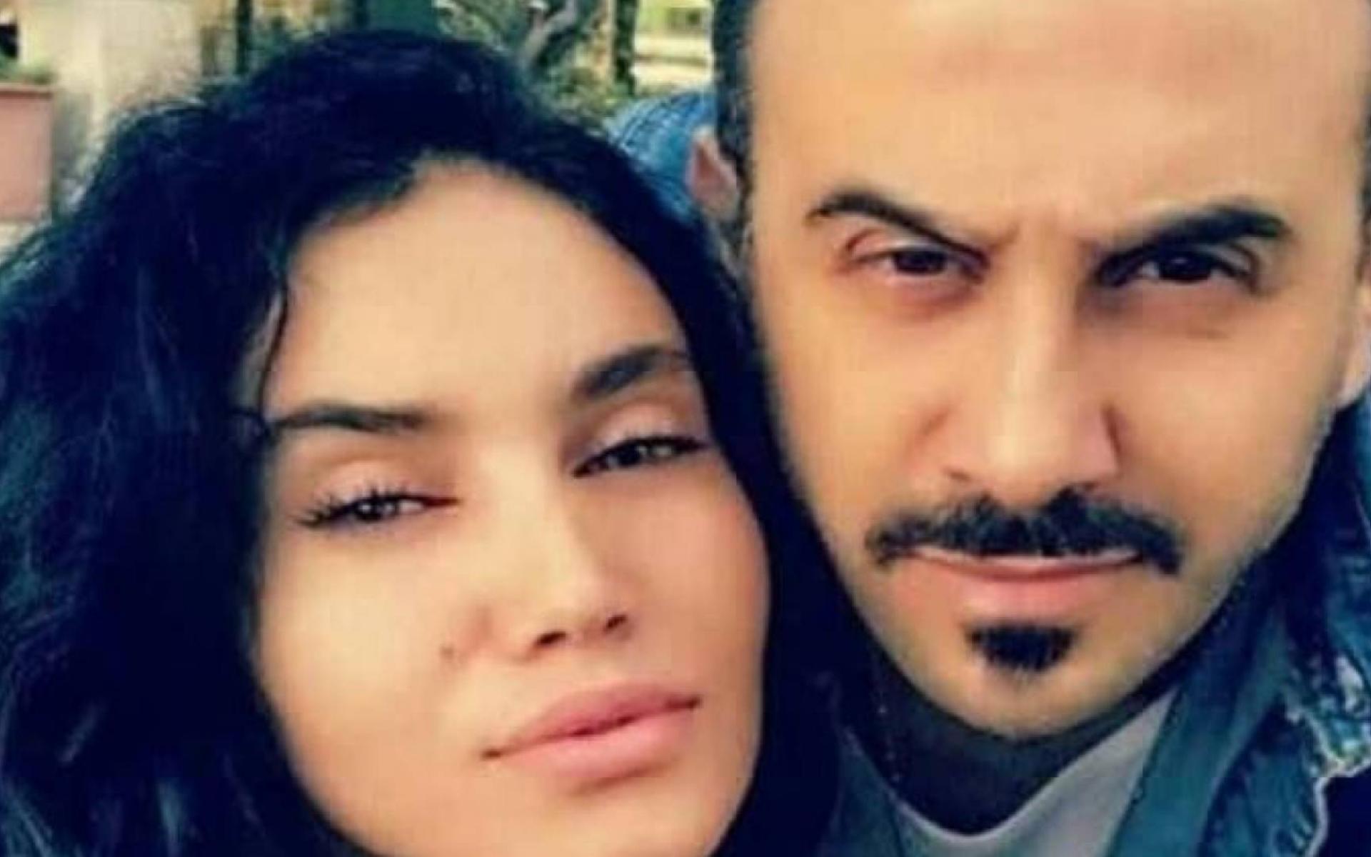 قصي خولي يحرم إبنه من الورثة! قصي خولي الذي كان متزوجاً بعيداً عن أعين الصحافة، فجرت زوجته مفاجأة من العيار الثقيل عندما أعلنت أنه لا يصرف عليهم وسوف يحرم ابنهما الوحيد من الميراث لأنه يكره أمه.. قصي خولي يحرم ابنه من الورثة! قصي خولي الذي كان متزوجاً بعيداً عن أعين الصحافة، فجرت زوجته مفاجأة من العيار الثقيل عندما أعلنت أنه لا يصرف عليهم وسوف يحرم ابنهما الوحيد من الميراث لأنه يكره أمه.