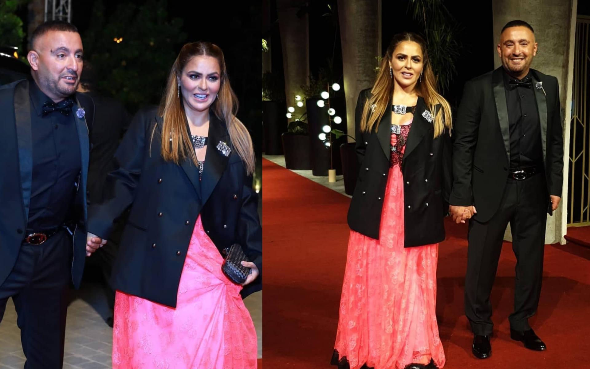 زوجة أحمد السقا والتي تدعى مها الصغير أطلت بفستان ونسقت معه جاكيت بليزر، ووصل سعر الإطلالتان إلى ما يقارب الـ 3800 دولار زوجة أحمد السقا السيدة مها الصغير أطلت بفستان ونسقت معه جاكيت بليزر، ووصل سعر الإطلالتان إلى ما يقارب الـ 3800 دولار