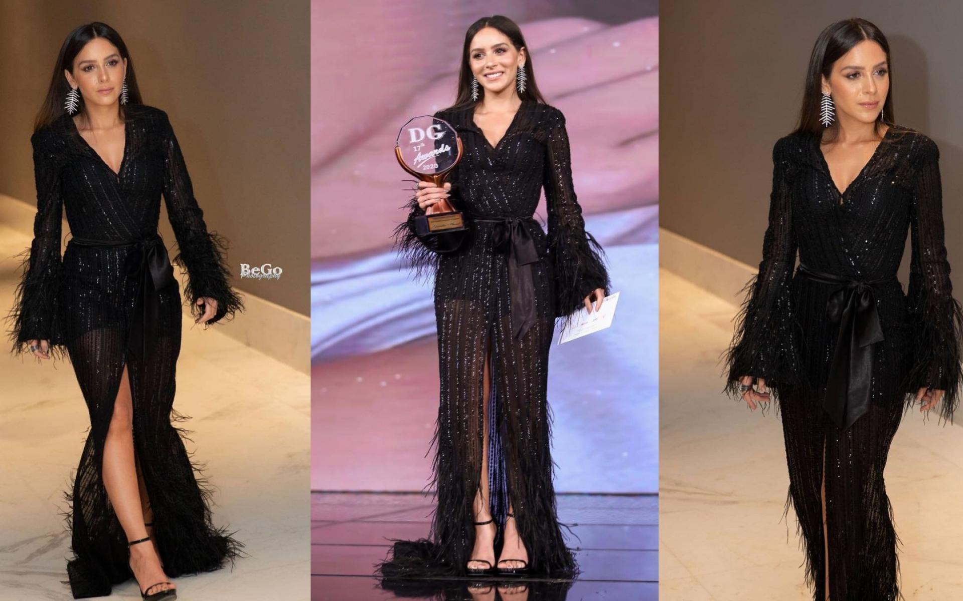 الممثلة المصرية جميلة عوض من قصار القامة وبحسب المتداول يبلغ طولها 150 متر الممثلة المصرية جميلة عوض من قصار القامة وبحسب المتداول يبلغ طولها 150 متر